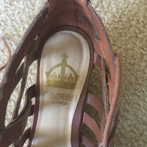 Crown Vintage Leather Gladiator Sandals! - Picture 2 of 4