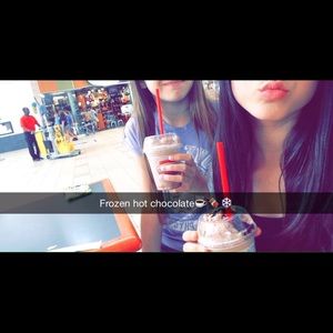 Meet your Posher, Corinne