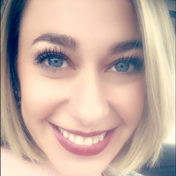 Meet your Posher, Brooke - Picture 2 of 4