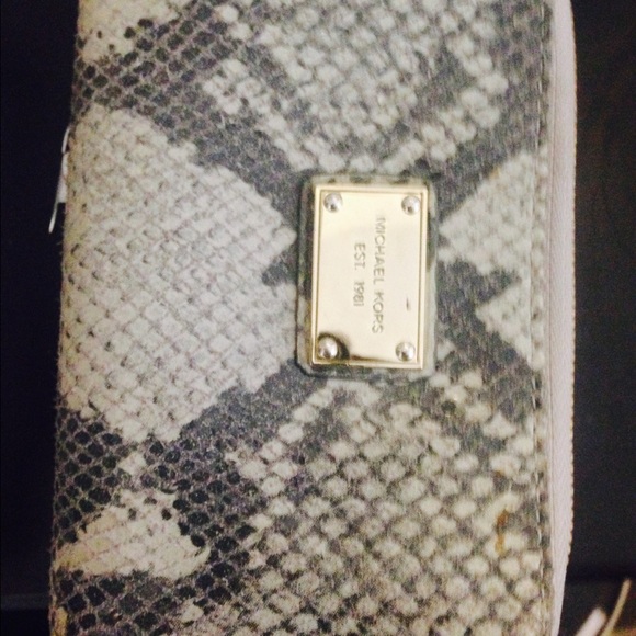 Michael Kors Wallet - Picture 3 of 3