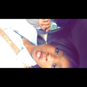 Meet your Posher, Aisha