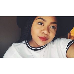 Meet your Posher, Neisha