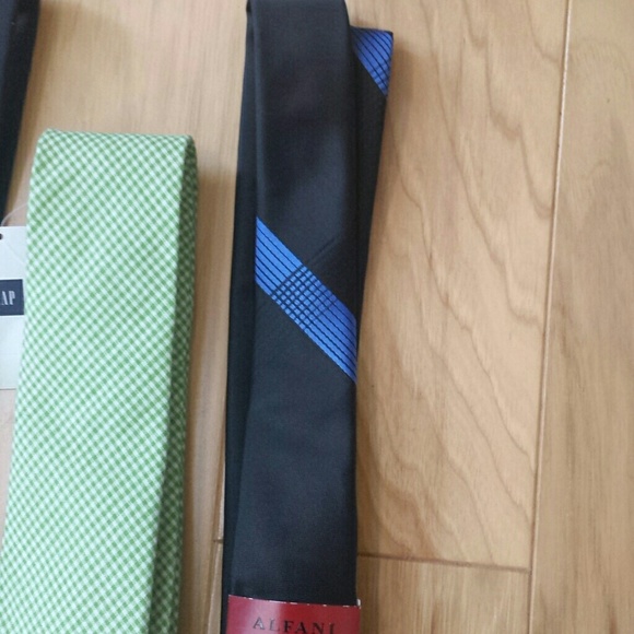 Tie Bundle - Picture 2 of 4