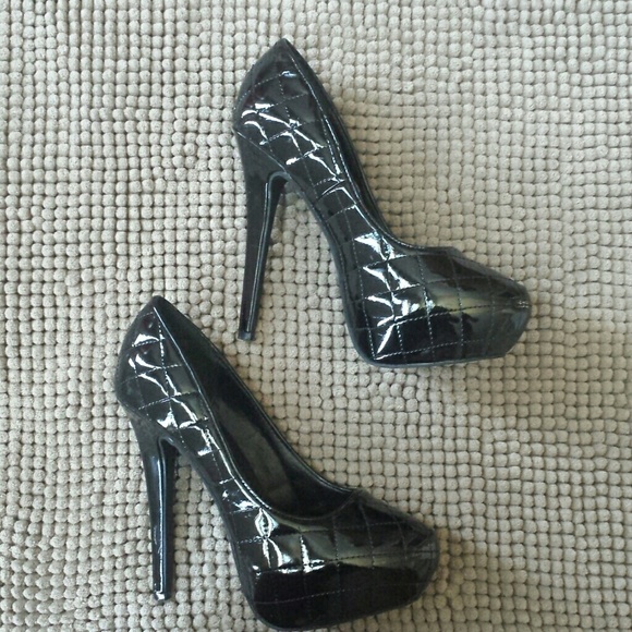 Textured pumps - Picture 2 of 4