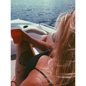 Meet your Posher, Caroline