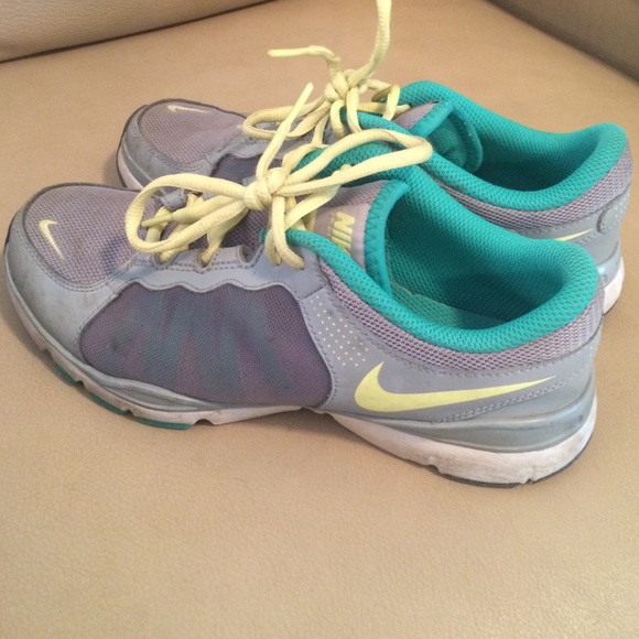 Nike tennis shoes