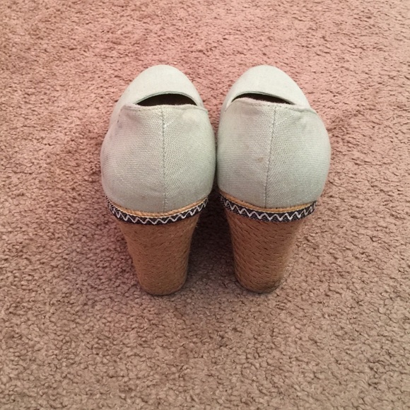 Call it Spring Espadrilles - Picture 4 of 4