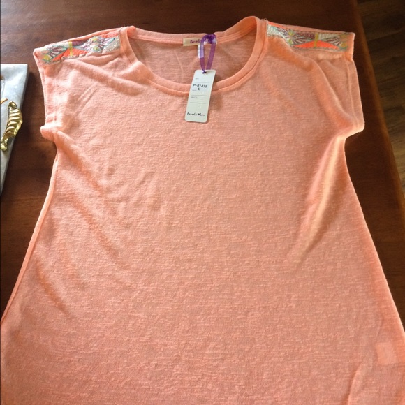 Sequin embroidered peach top - Picture 1 of 3