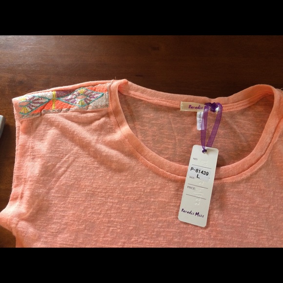 Sequin embroidered peach top - Picture 2 of 3