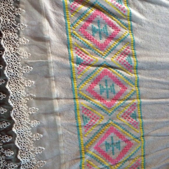 Aztec and lace top - Picture 2 of 2