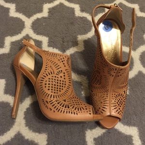 Jessica Simpson heels
