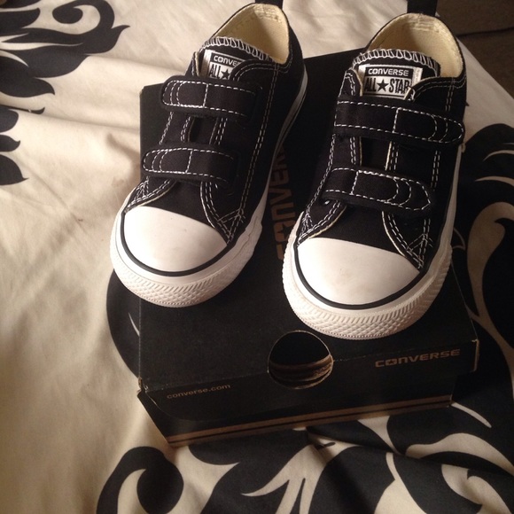 Toddler converse size 9