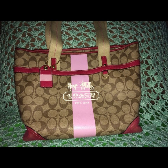 Coach handbag. Great condition .