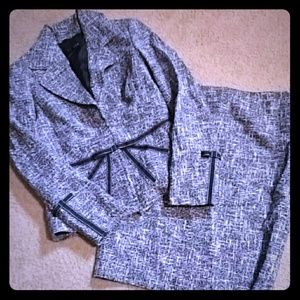 Escada Skirt Suit size 36/6 US