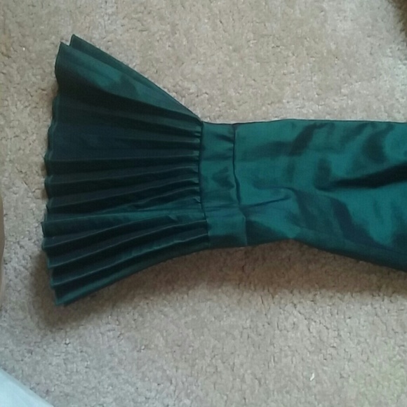 Hunter green long sleeve fancy blouse - Picture 2 of 2