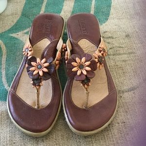 Born sandals