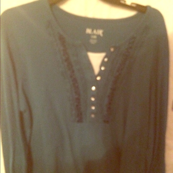Size Large long sleeve shirt
