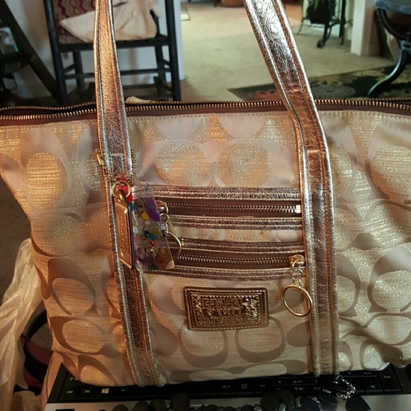 Coach poppy bag...comes with free gifts