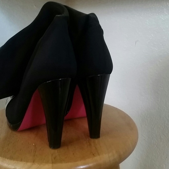 SOLD Paris Hilton stretch boots with patent toe - Picture 2 of 3