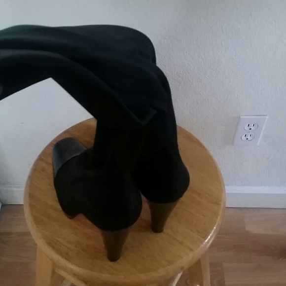 SOLD Paris Hilton stretch boots with patent toe - Picture 3 of 3