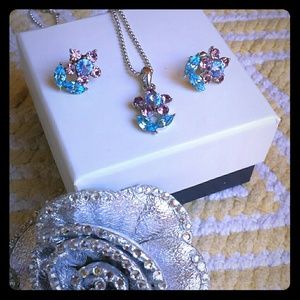 Flower earring & necklace set