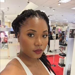 Meet your Posher, Aneke