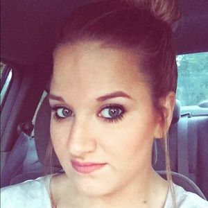 Meet your Posher, Cristina
