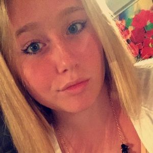 Meet your Posher, Carrie