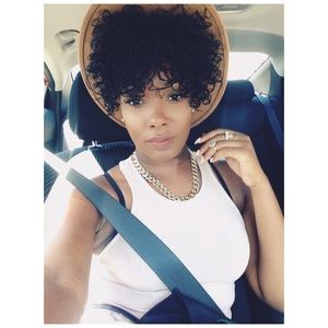 Meet your Posher, Malissa