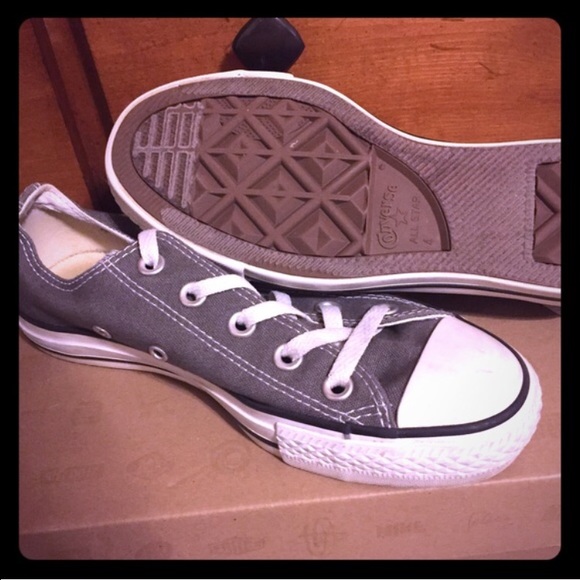 Converse - Picture 2 of 2