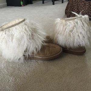 Sheep fur Ugg boots (discontinued) tan w/ white
