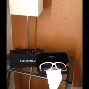 CHANEL sunglasses