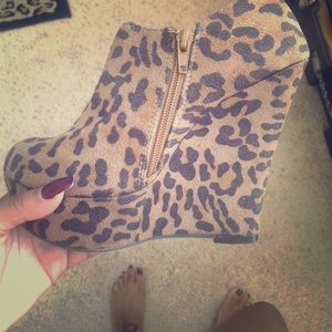 Cute cheetah booties hardly worn!