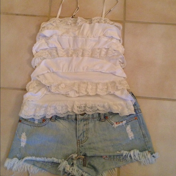 American eagle shorts. Hollister lace top.
