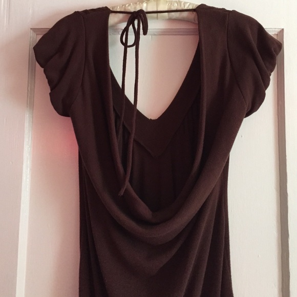 Sexy draped back top - Picture 2 of 3