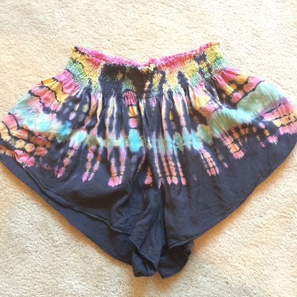 ❗️❗️SOLD❗️❗️BLUE LIFE beach bunny shorts