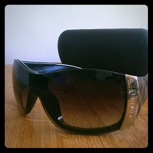 Chanel Quilted Sunnies Black