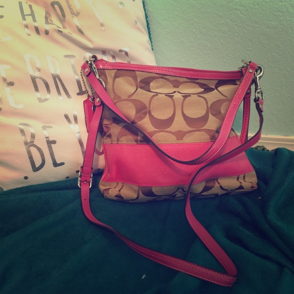 Coach Signature Stripe