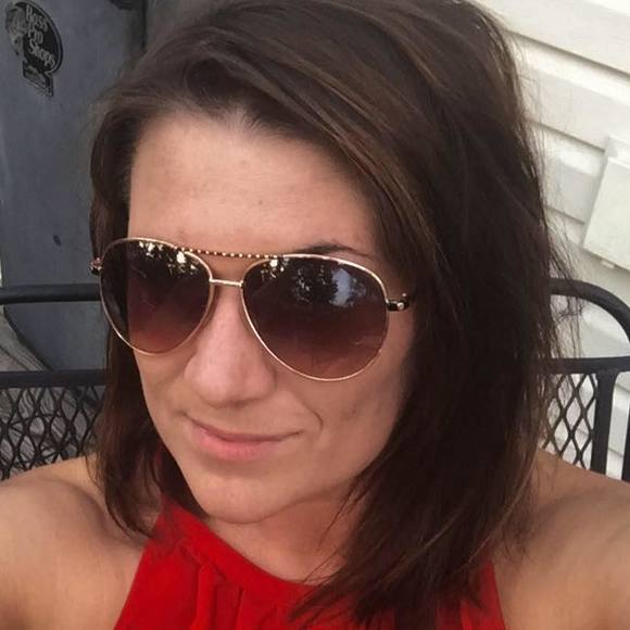 Meet your Posher, Carly