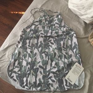 Lululemon water sea-me run singlet. Size 10