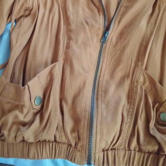 **S-O-L-D** - Picture 2 of 4