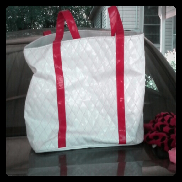 Tote - Picture 1 of 2