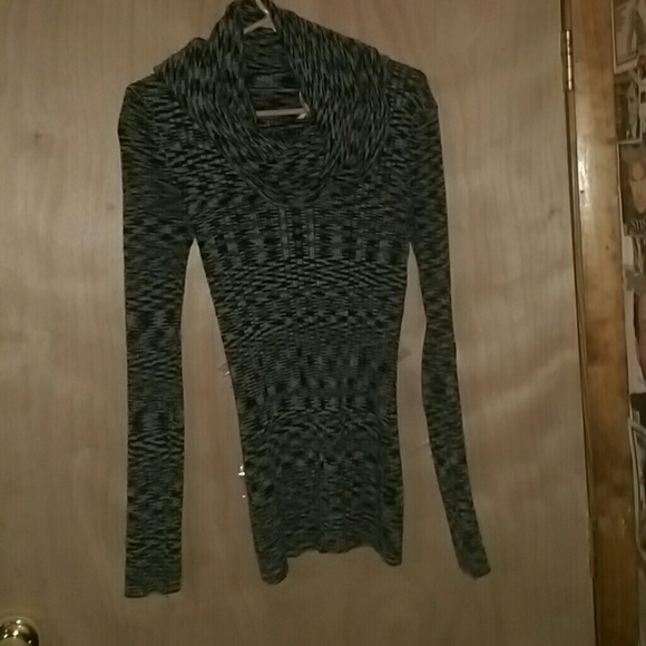 Long turtle neck - Picture 2 of 2
