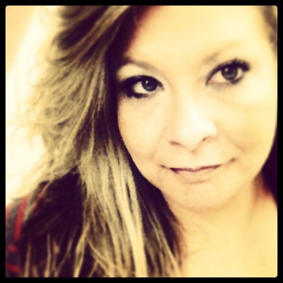 Meet your Posher, Michelle - Picture 1 of 1