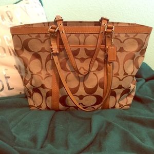 Large Coach Signature Gallery Tote Large Coach Signature Gallery Tote