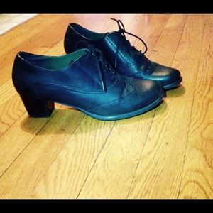 Genuine leather oxfords lace up 8.5