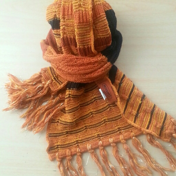 Gorgeous Missoni Scarf - Picture 4 of 4