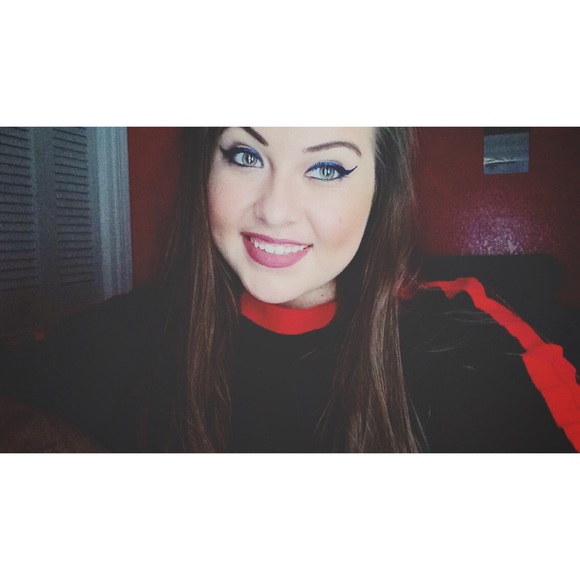 Meet your Posher, Crystina - Picture 1 of 1