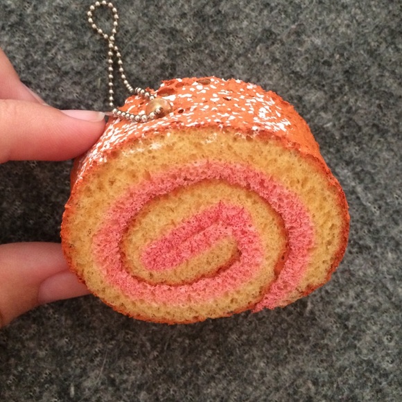 Ayomoa Tokyo Cake roll