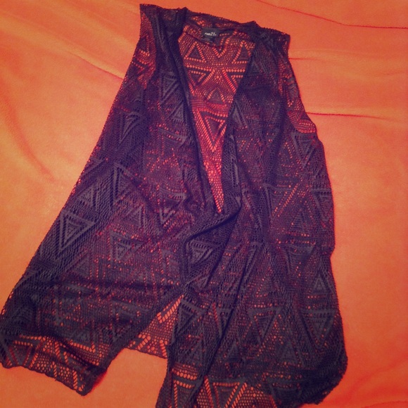 Rue21 crochet sleeveless vest